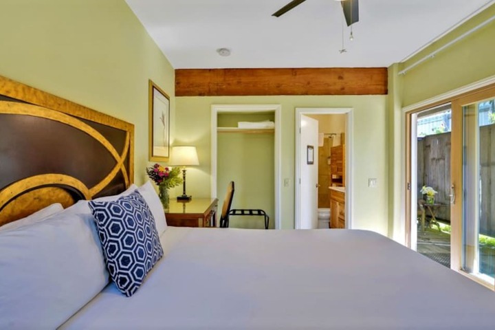 Room 18 of 26