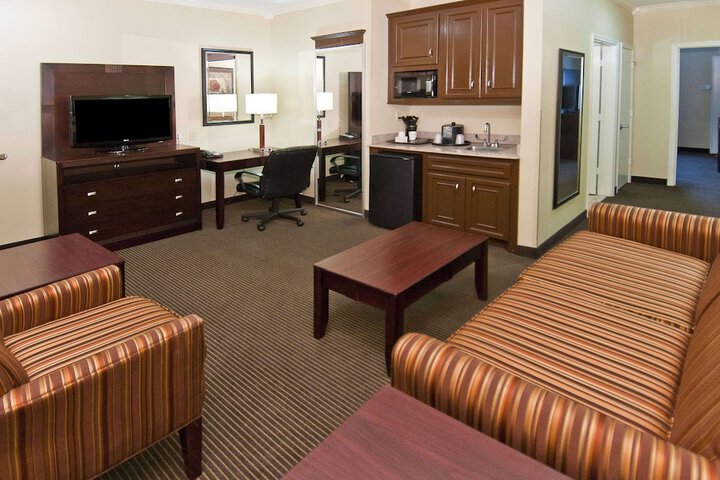 Room 10 of 34