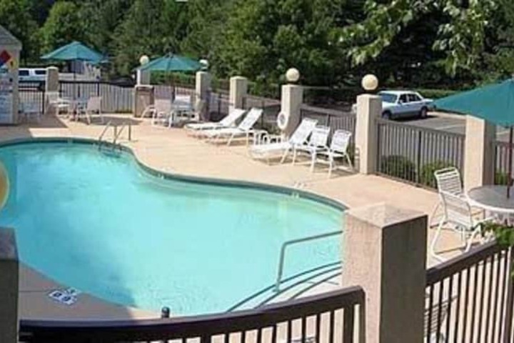 Pool 4 of 33