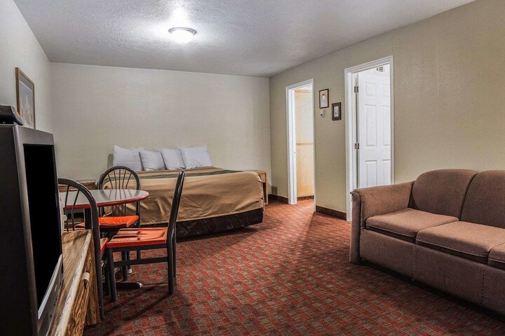 Room 23 of 31