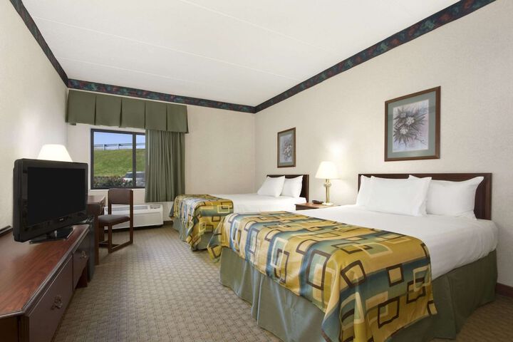 Room 8 of 26