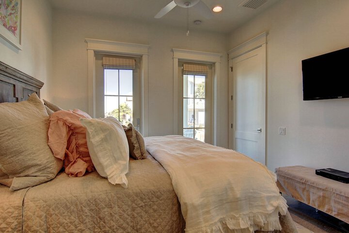 Room 16 of 32