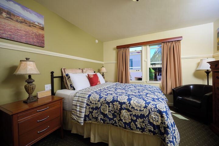 Room 46 of 83