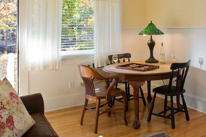 The Woodstock Inn on the Millstream