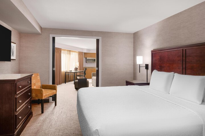 Eastgate Hotel BW Signature Collection