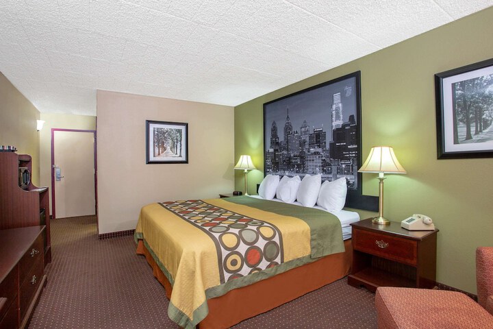 Room 16 of 51