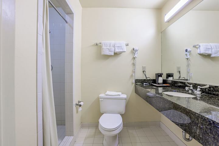Whispering Pines by Hotel O Whitestone VA