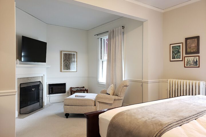 Room 42 of 57
