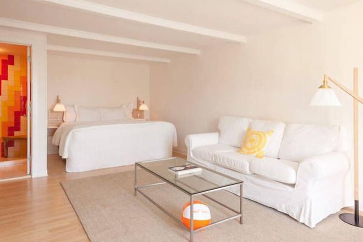 Room 4 of 13