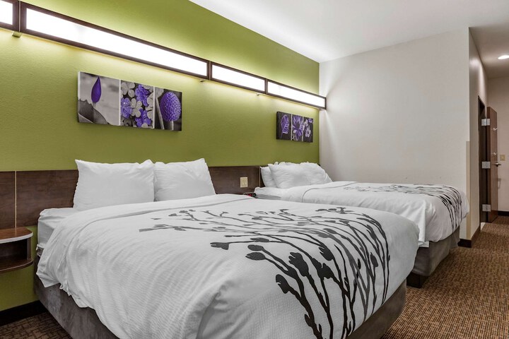 Room 8 of 30
