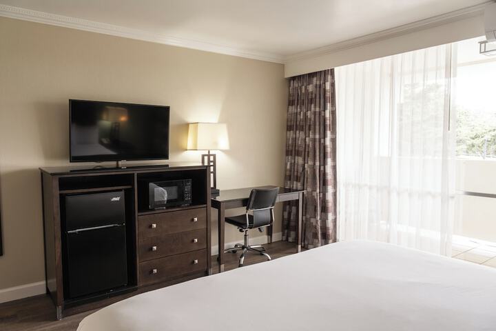 Travelodge by Wyndham Monterey Bay