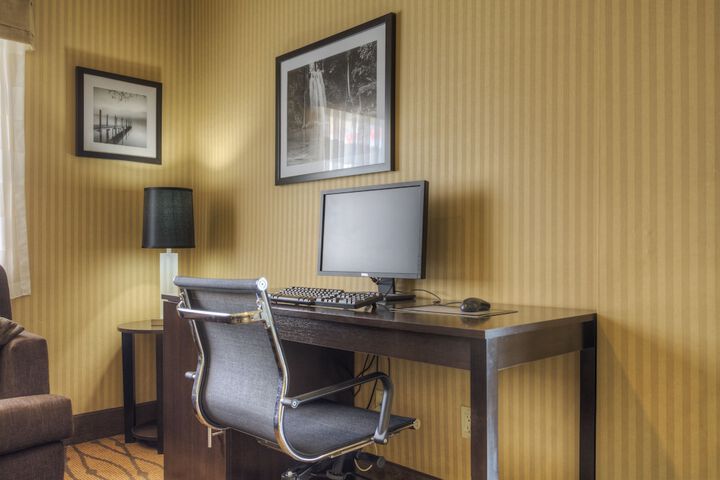 Business Center 48 of 49