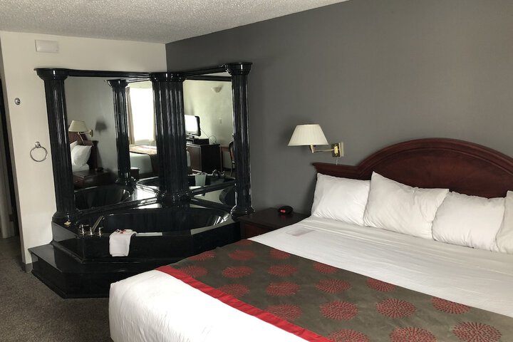 Room 33 of 70