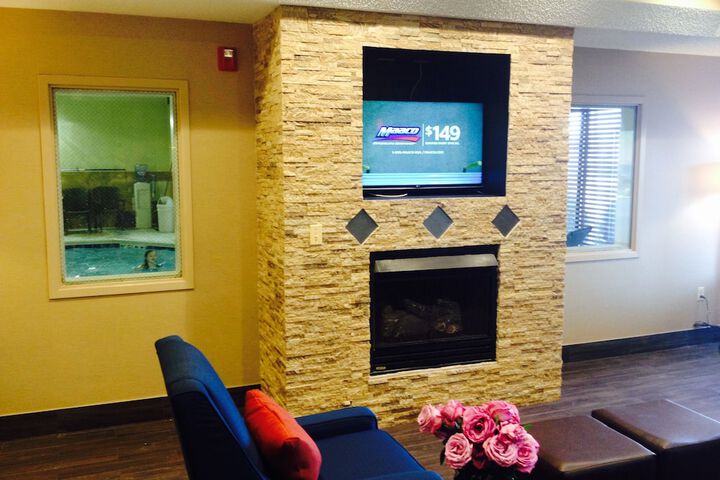 Comfort Inn Crystal Lake - Algonquin