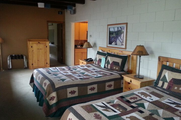 Room 32 of 66