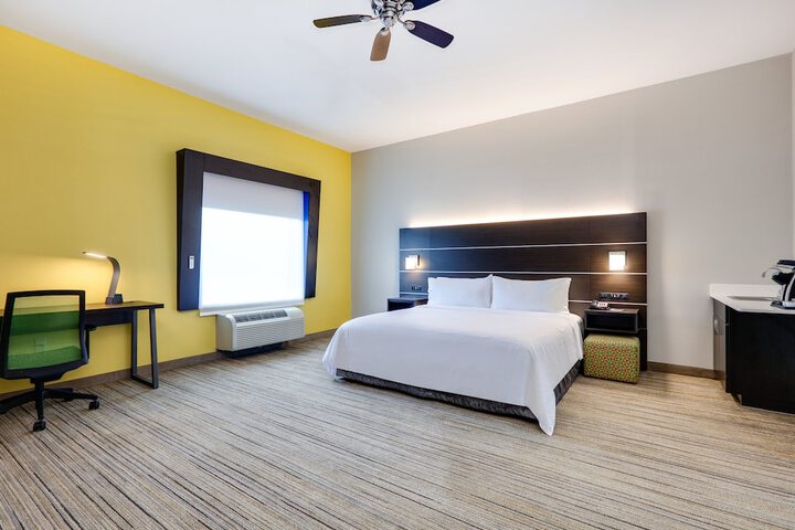Room 21 of 48