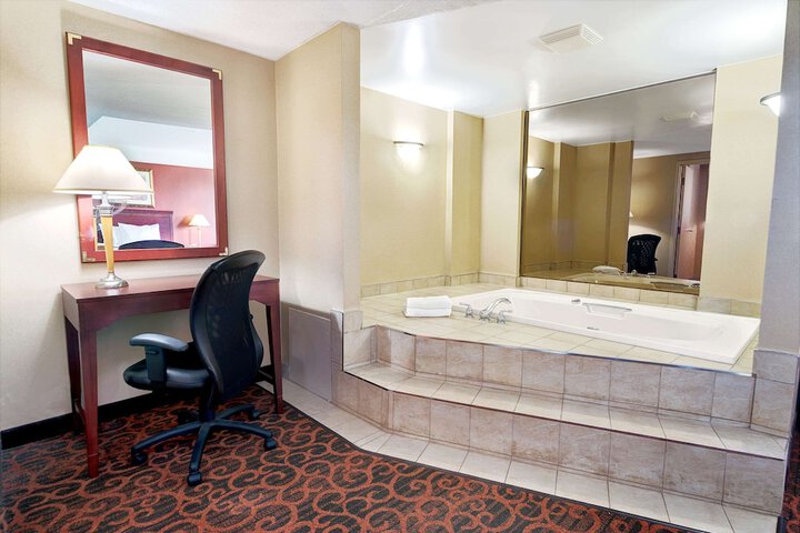 Room 16 of 37
