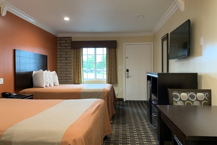 Ontario Inn & Suites