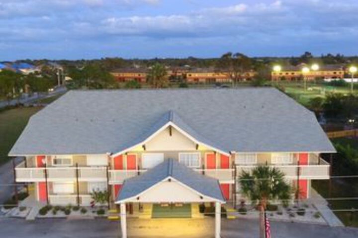 The Palmer Inn & Tennis Club
