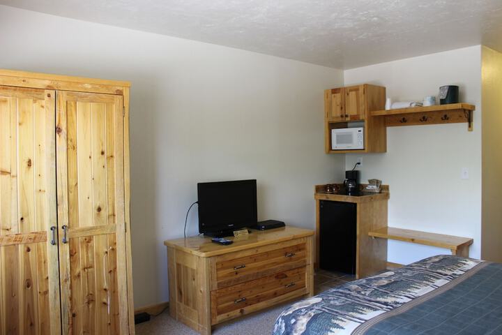 Room 12 of 16