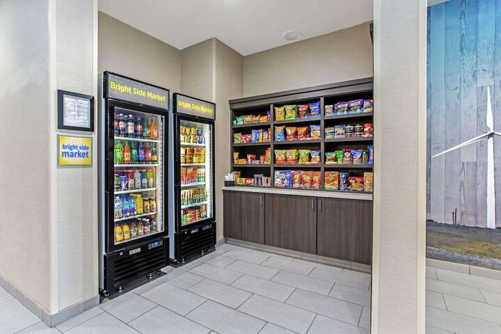 La Quinta Inn & Suites by Wyndham Sweetwater East