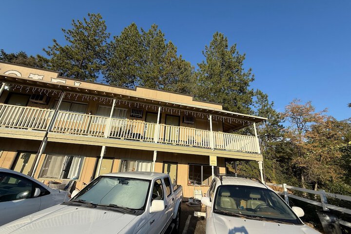 Columbia Inn Motel CA 49