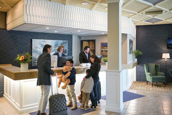 Hotel Interior 11 of 37