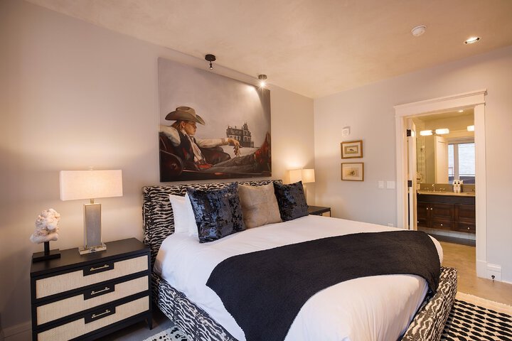 Element 52 Auberge Collection