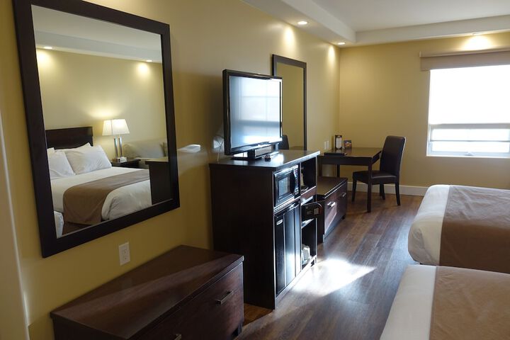 Room 35 of 62