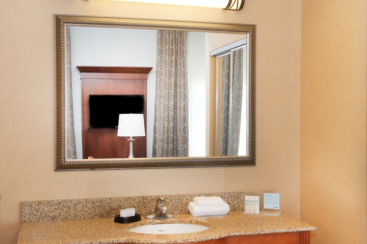Hampton Inn & Suites Pittsburgh-Meadow Lands
