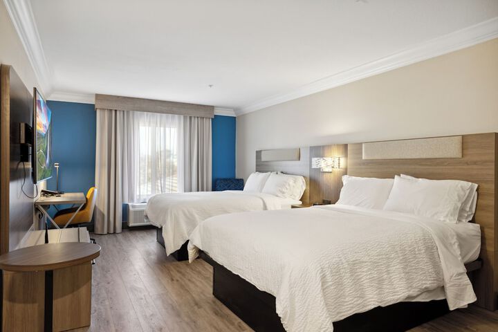 Holiday Inn Express Hotel & Suites Vacaville by IHG