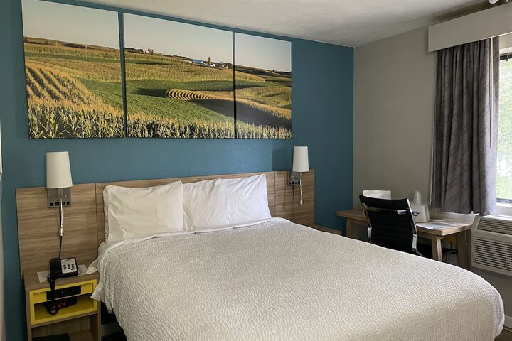 Room 3 of 28