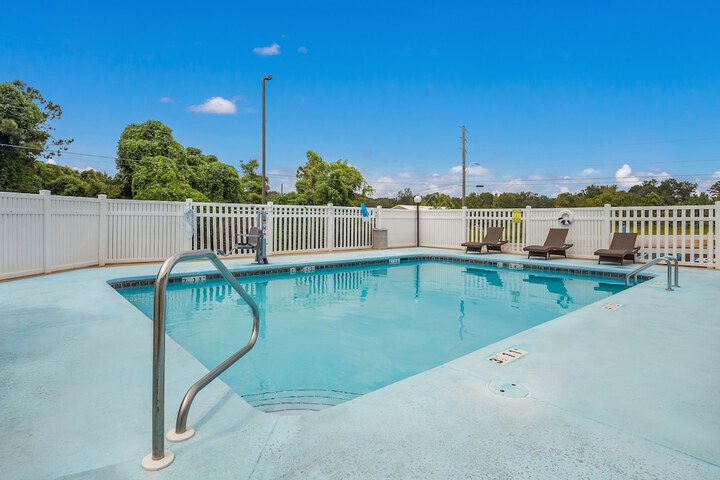 Pool 9 of 63