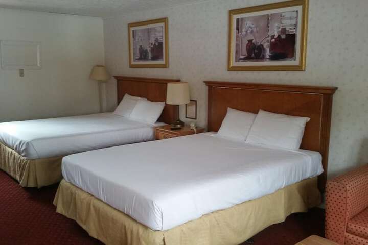 Room 9 of 39