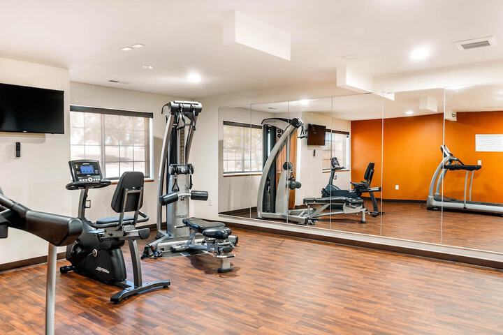 MainStay Suites Dubuque at Hwy 20
