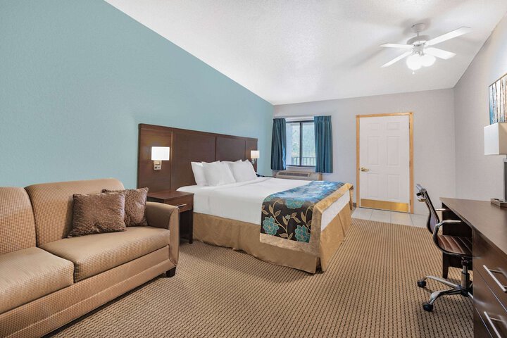 Room 29 of 74