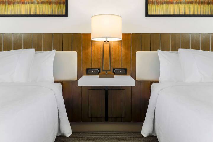 Room 22 of 53