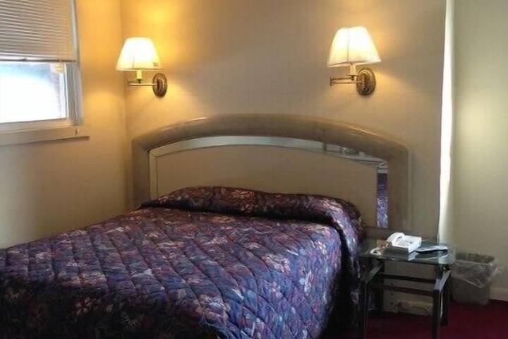 Room 24 of 35