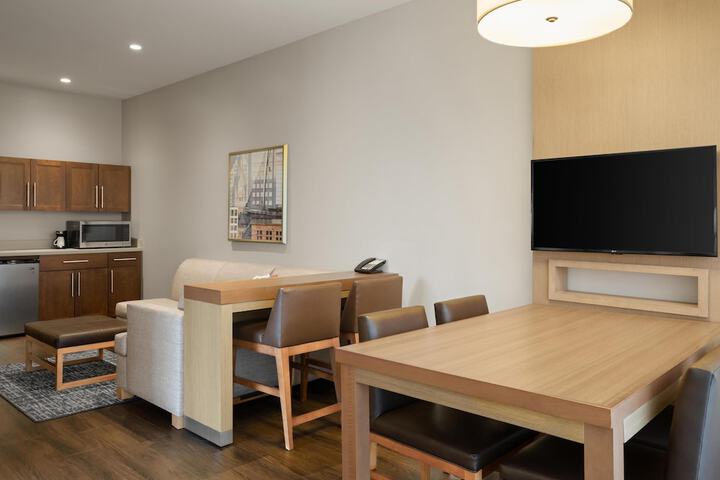Hyatt Place Milwaukee / Downtown