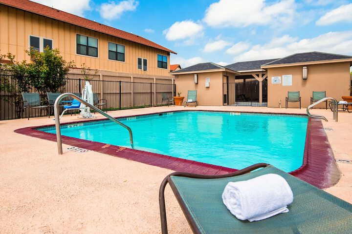 Pool 2 of 17