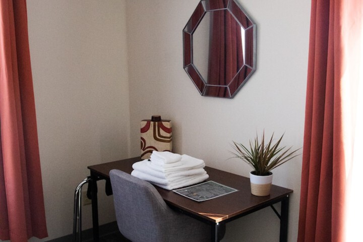 Room 8 of 18