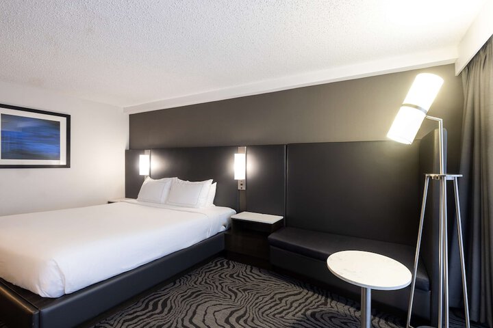 Room 17 of 53