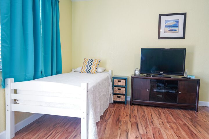 Mar Bay Motel & Suites