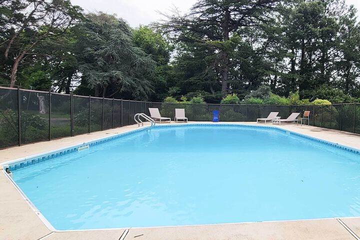Bayfront Retreat w / Game Room + Outdoor Pool!