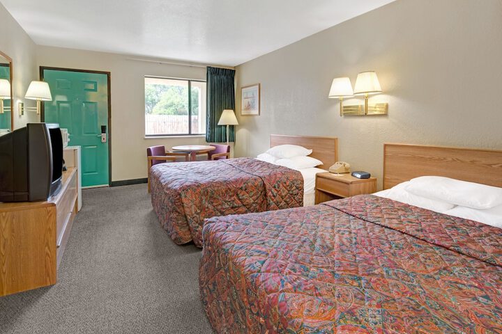 Room 12 of 19