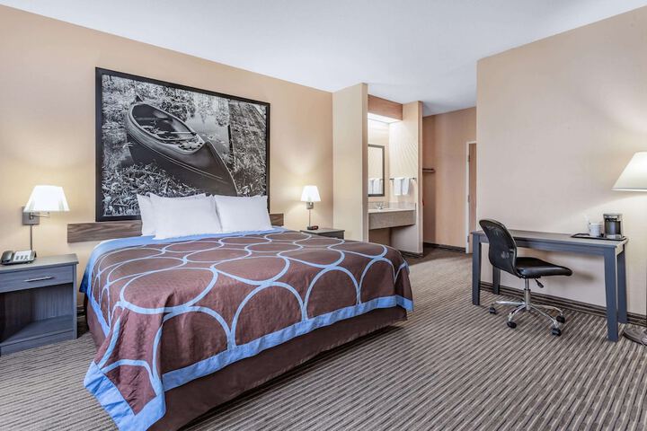 Room 5 of 17