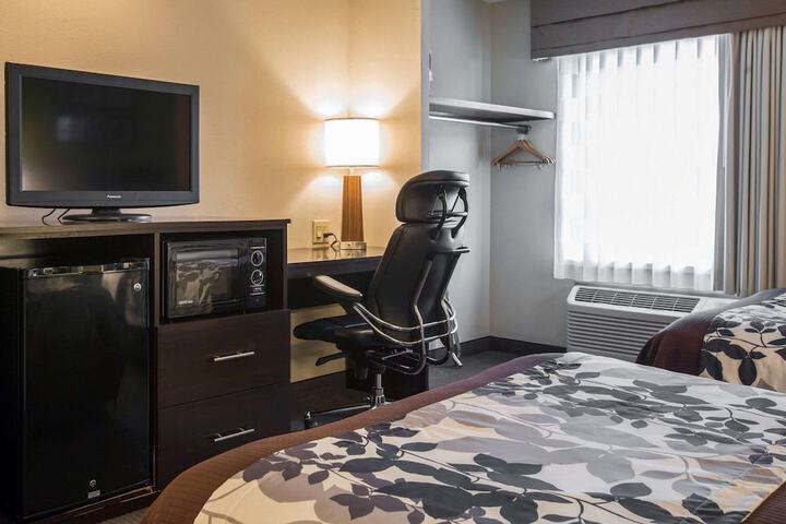 Room 12 of 20