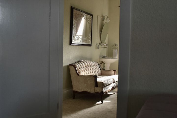 Room 12 of 104