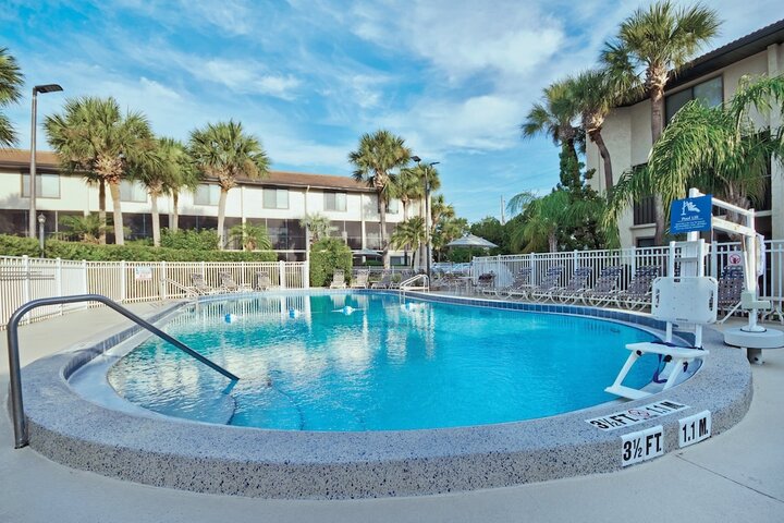 Pool 10 of 56