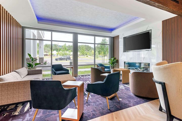 Hotel Interior 20 of 75